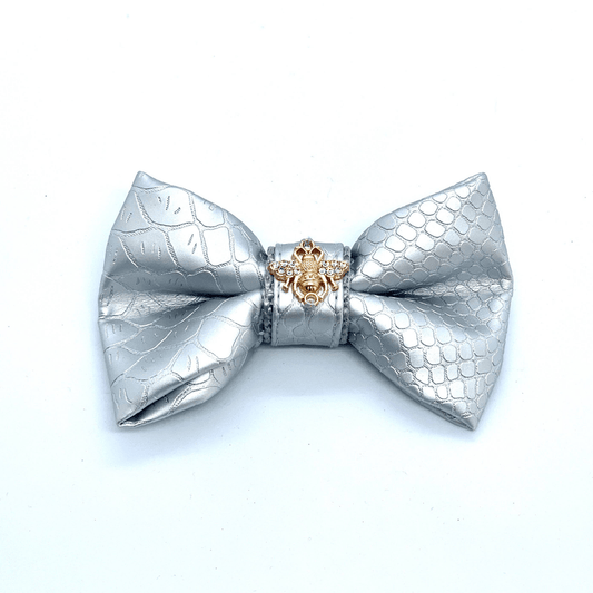 Diva bow tie